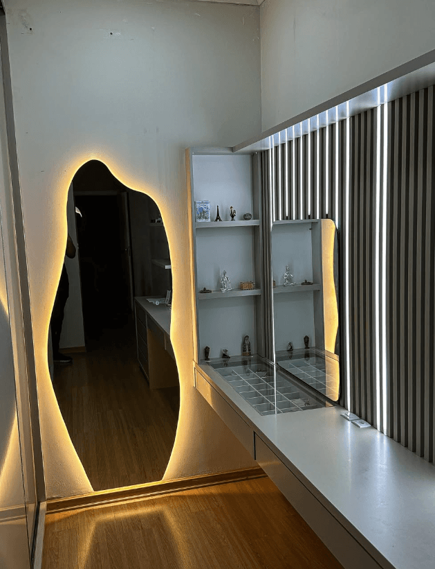 Espelho corpo inteiro formato orgânico