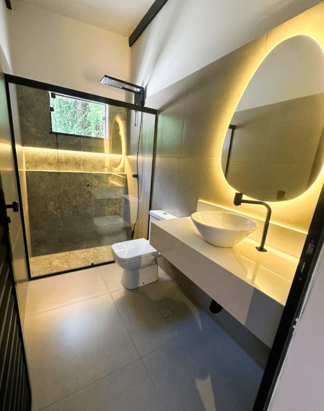 Banheiro Completo — Box + Espelho