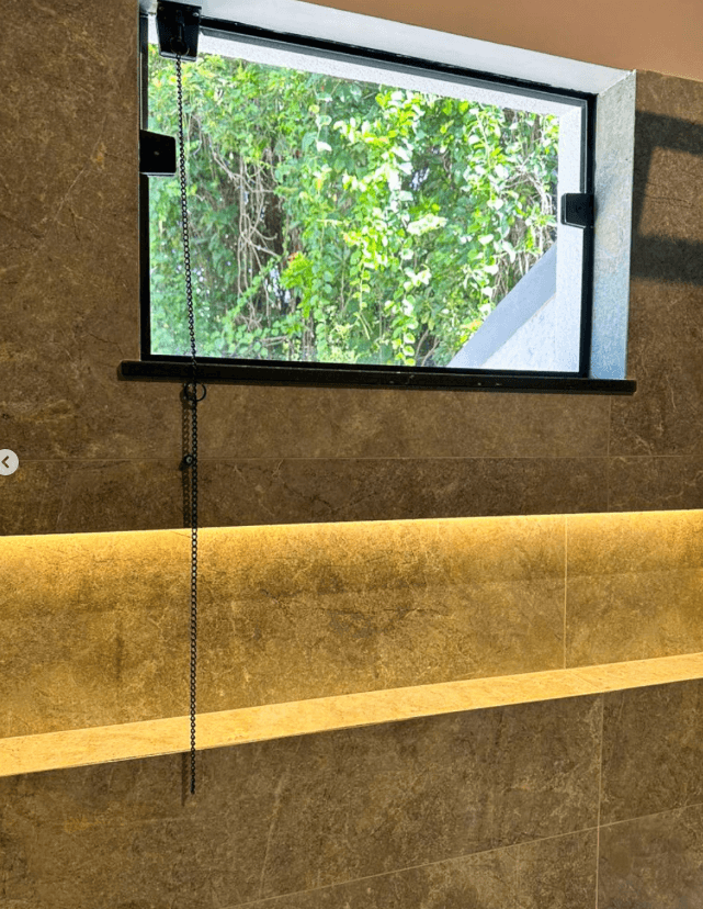 Janela Maxim-Ar com LED