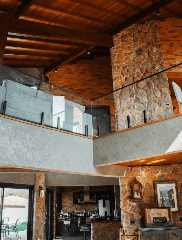 Mezanino com Guarda-Corpo em Vidro